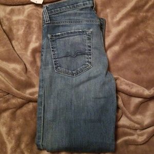 NEW Joyce fit destructed crop jeans